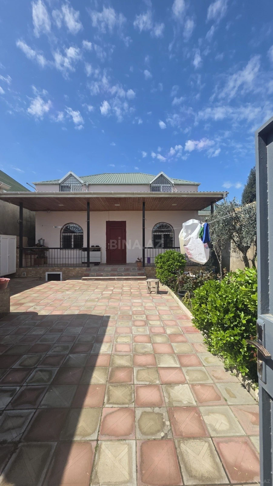 Satılır 5 otaqlı həyət evi 140 m²