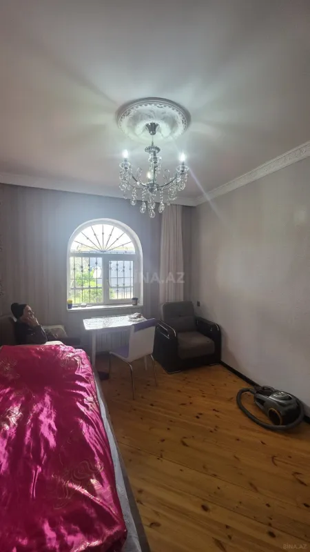 Satılır 5 otaqlı həyət evi 140 m²