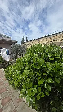 Satılır 5 otaqlı həyət evi 140 m²