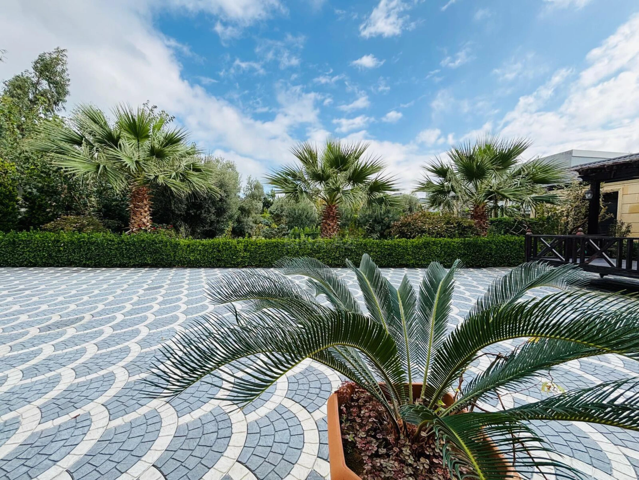 Satılır 5 otaqlı həyət evi 320 m²