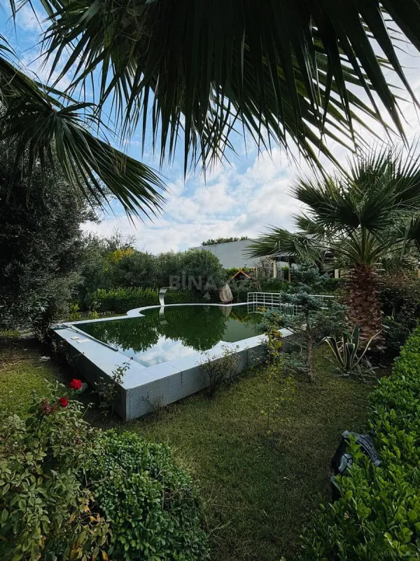 Satılır 5 otaqlı həyət evi 320 m²