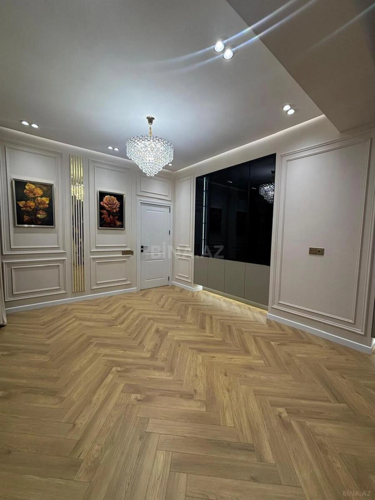 Satılır 3 otaqlı mənzil 101 m²