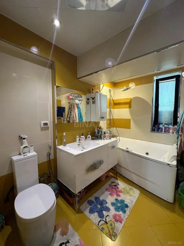 Satılır 2 otaqlı mənzil 72 m²