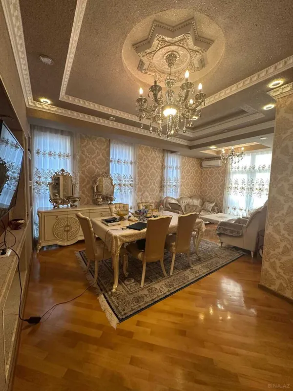 Satılır 5 otaqlı mənzil 152 m²