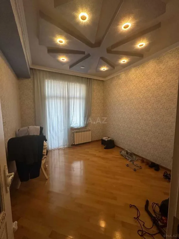 Satılır 5 otaqlı mənzil 152 m²