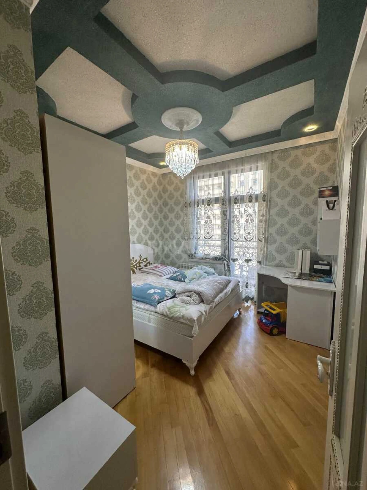 Satılır 5 otaqlı mənzil 152 m²