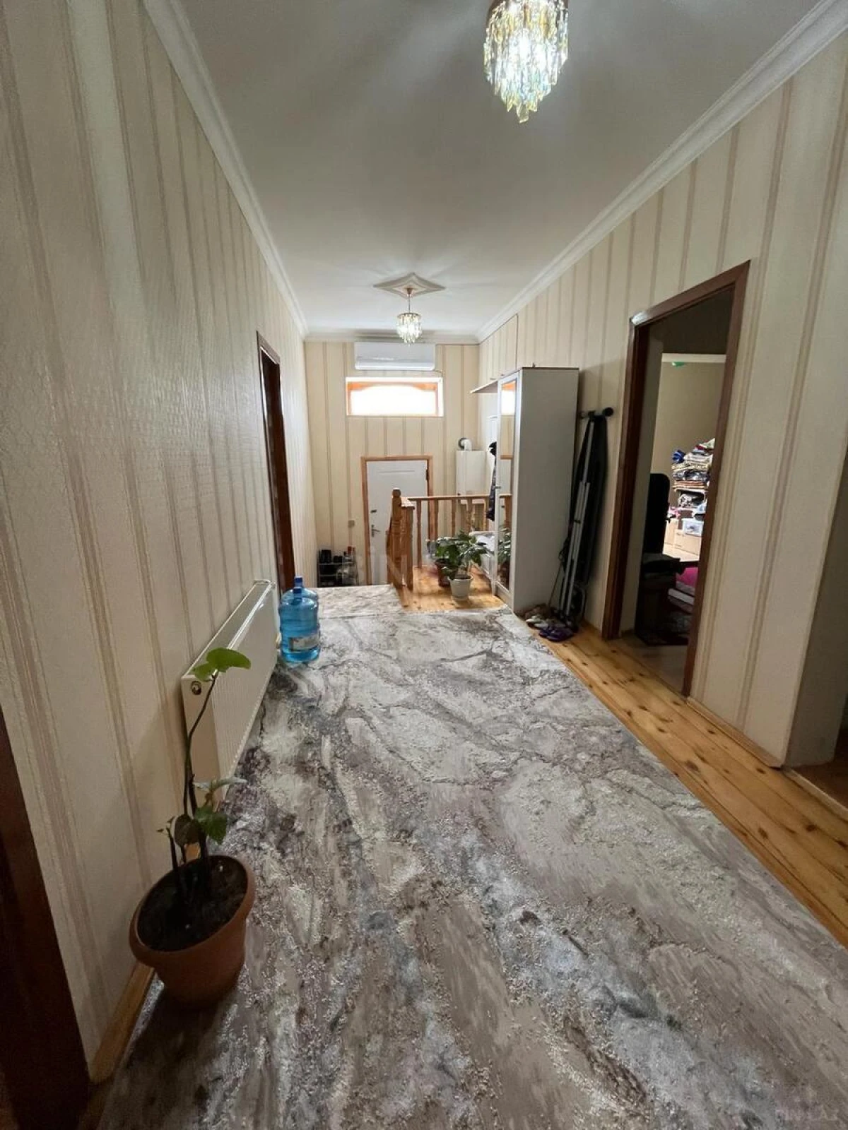 Satılır 5 otaqlı həyət evi 200 m²