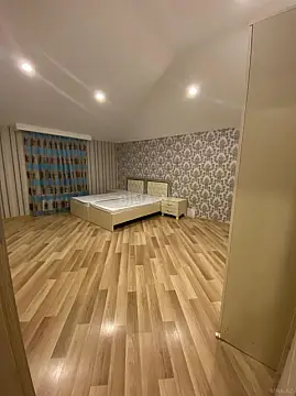 Kirayə verilir 3 otaqlı mənzil 200 m²