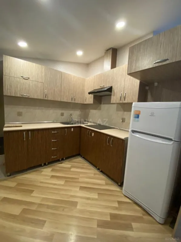 Kirayə verilir 3 otaqlı mənzil 200 m²