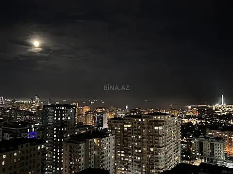 Satılır 4 otaqlı mənzil 214 m²