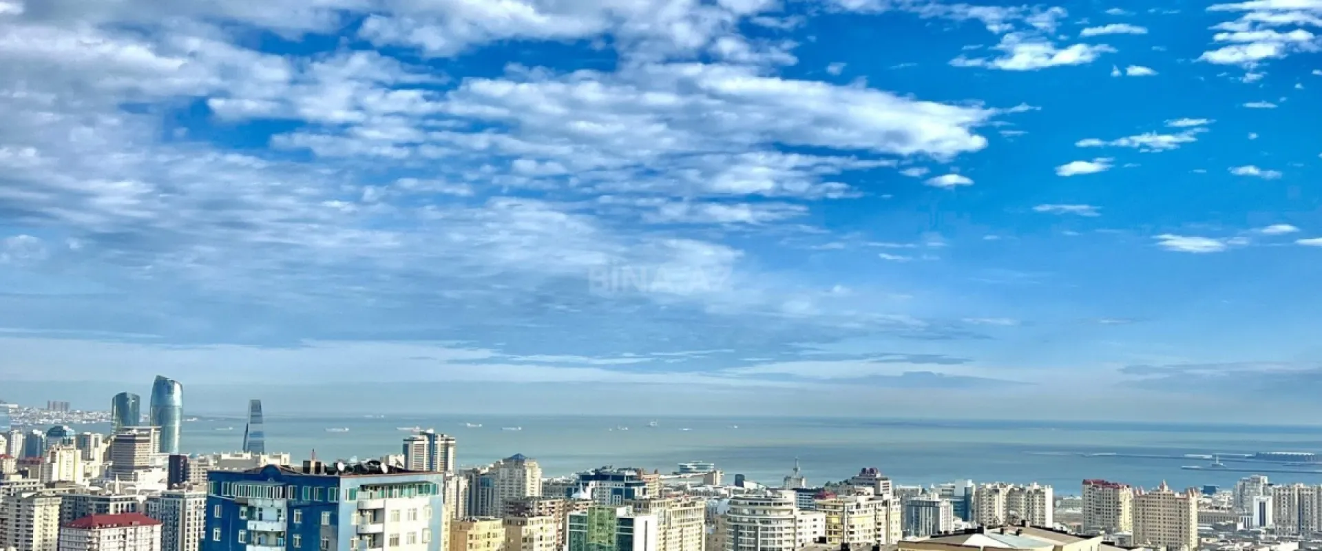 Satılır 4 otaqlı mənzil 214 m²