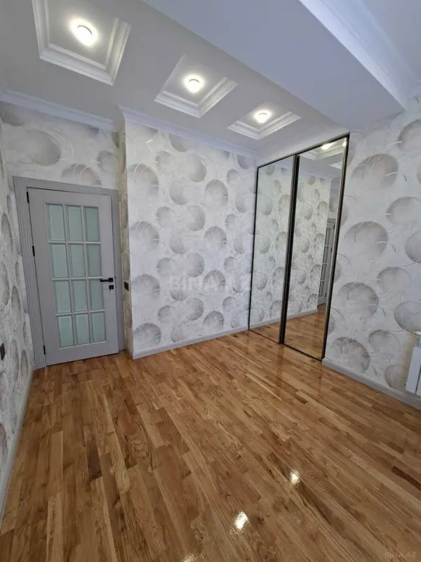 Satılır 3 otaqlı mənzil 82 m²