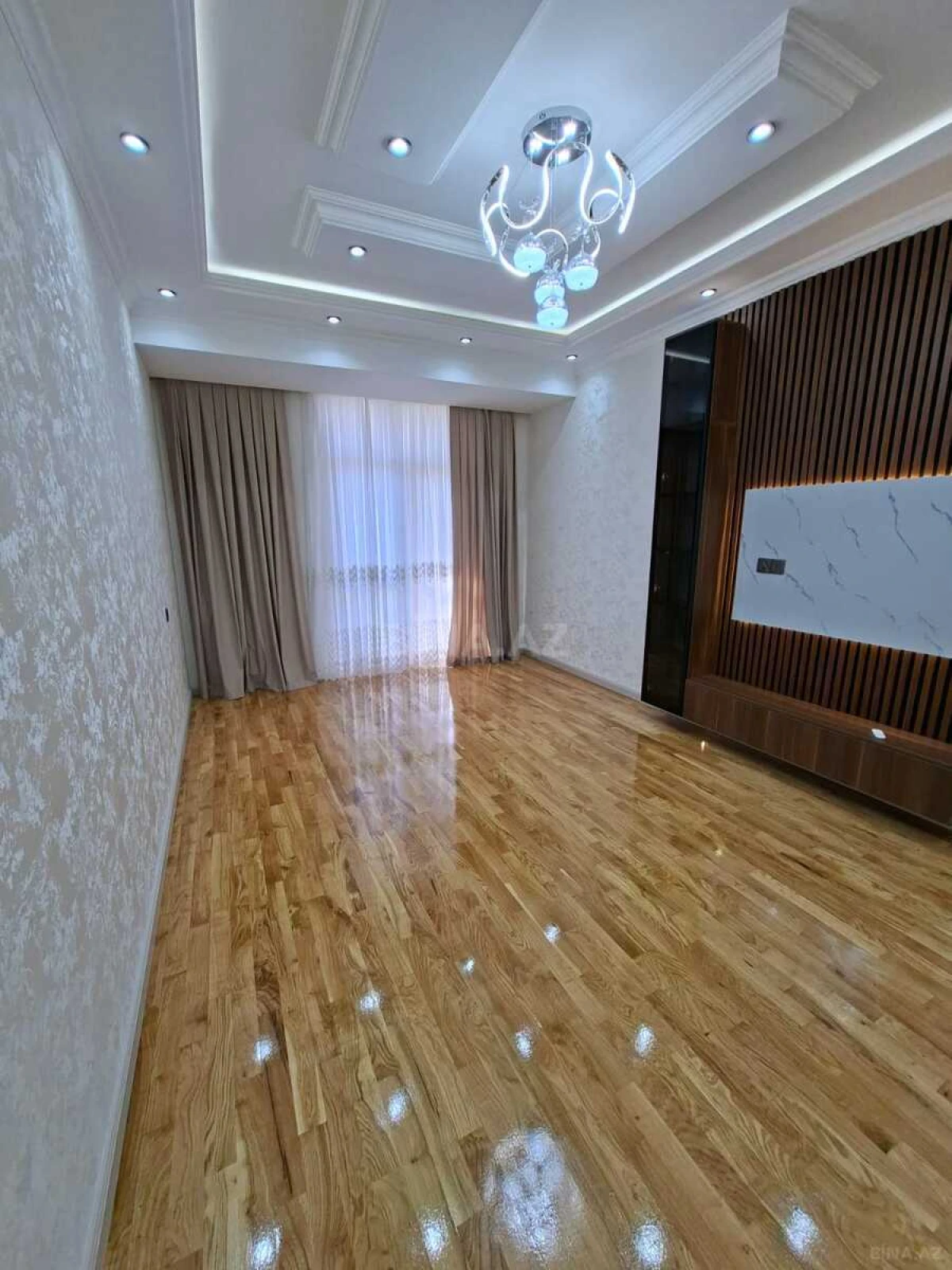 Satılır 3 otaqlı mənzil 82 m²