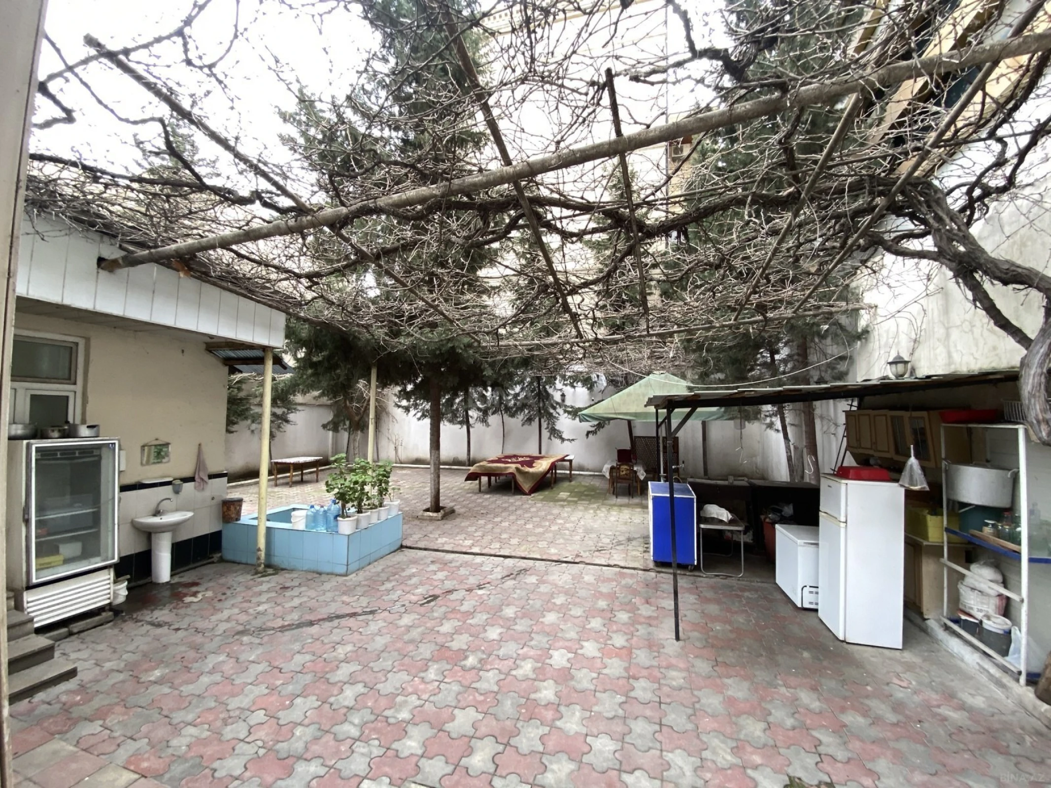 Kirayə verilir obyekt 370 m²