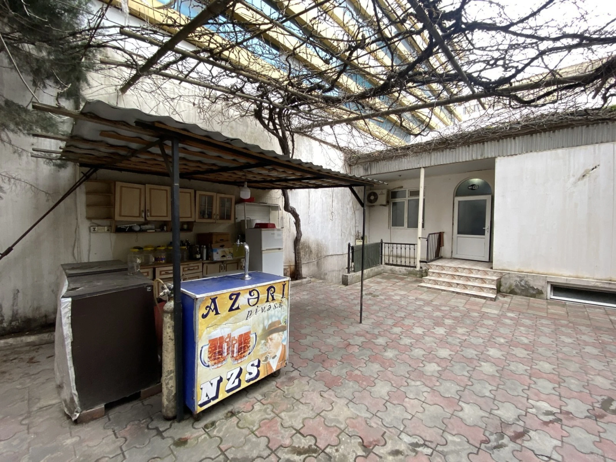 Kirayə verilir obyekt 370 m²