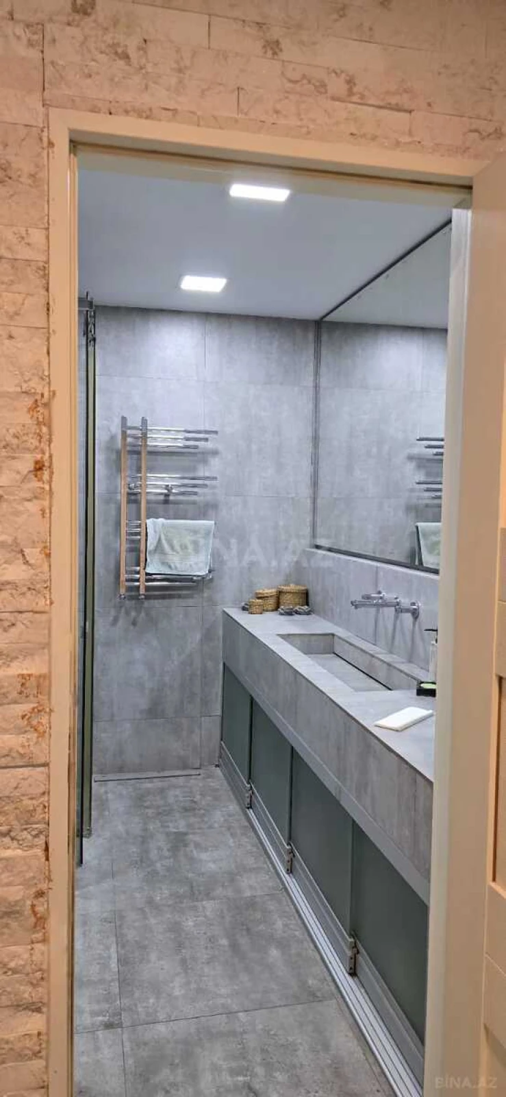 Kirayə verilir 3 otaqlı mənzil 148 m²