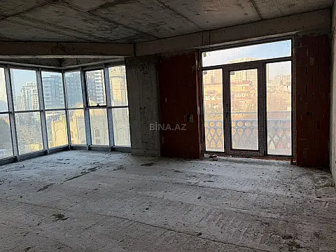 Satılır 3 otaqlı mənzil 146.7 m²