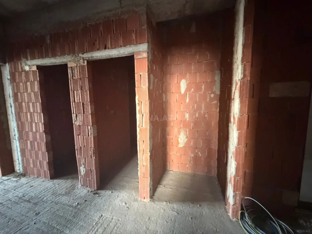 Satılır 3 otaqlı mənzil 146.7 m²