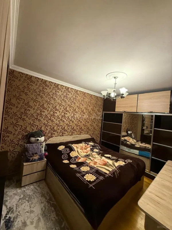 Satılır 2 otaqlı mənzil 75 m²
