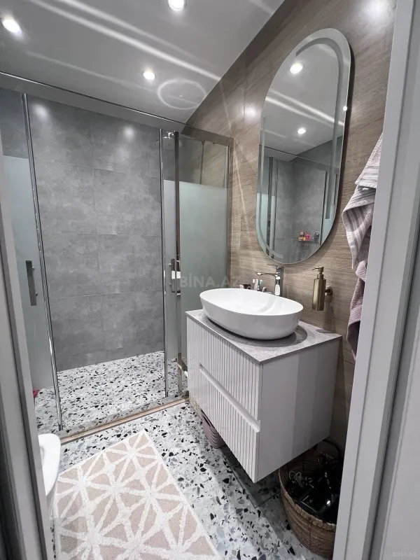 Satılır 2 otaqlı mənzil 77 m²