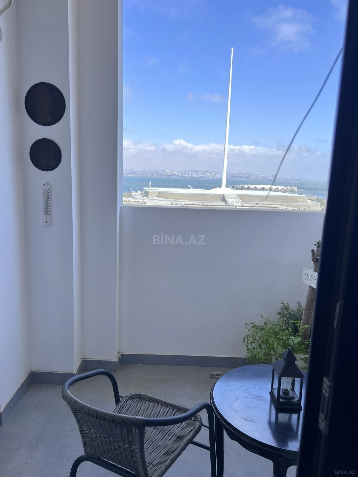 Satılır 2 otaqlı mənzil 77 m²