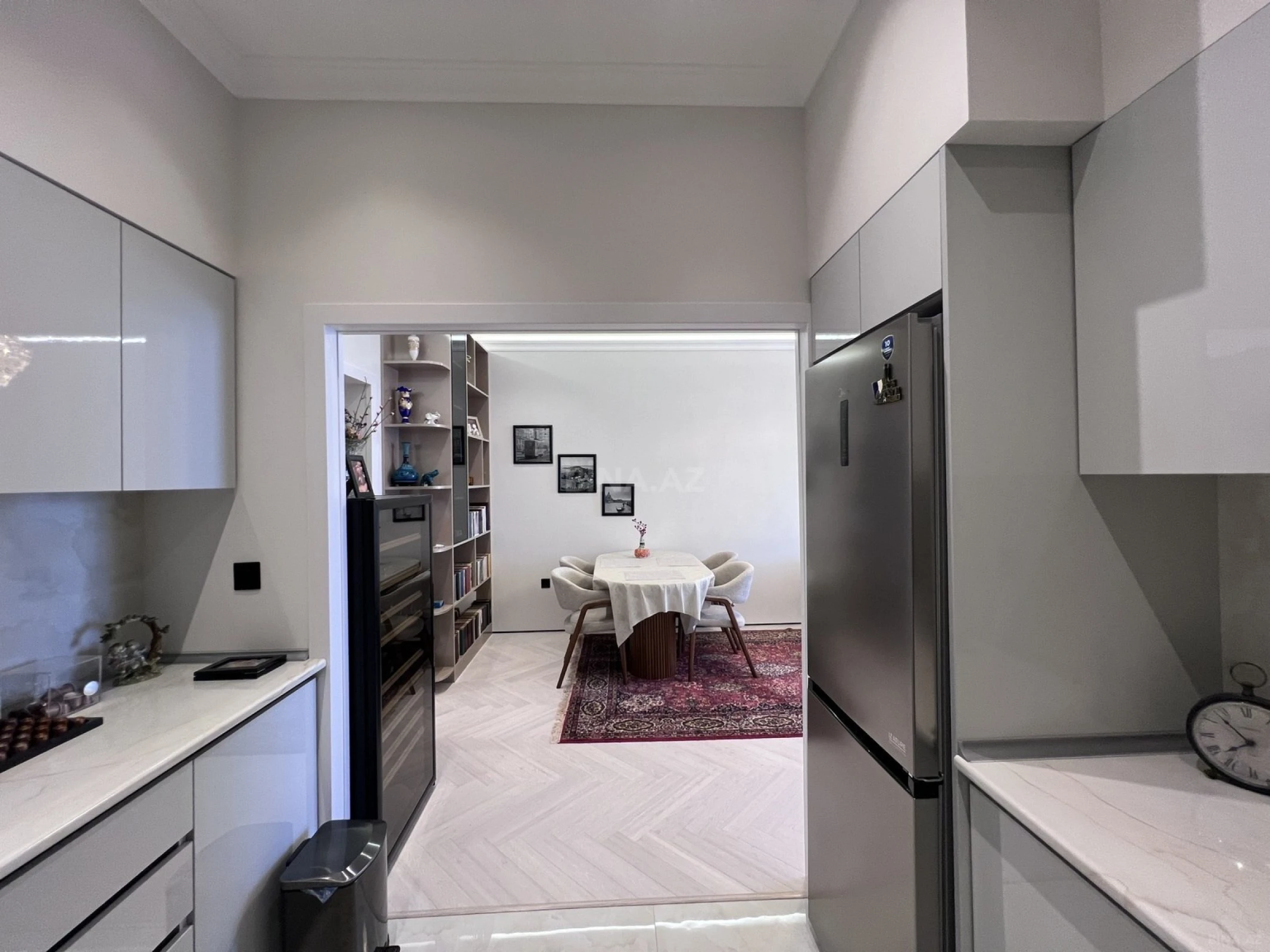 Satılır 2 otaqlı mənzil 77 m²