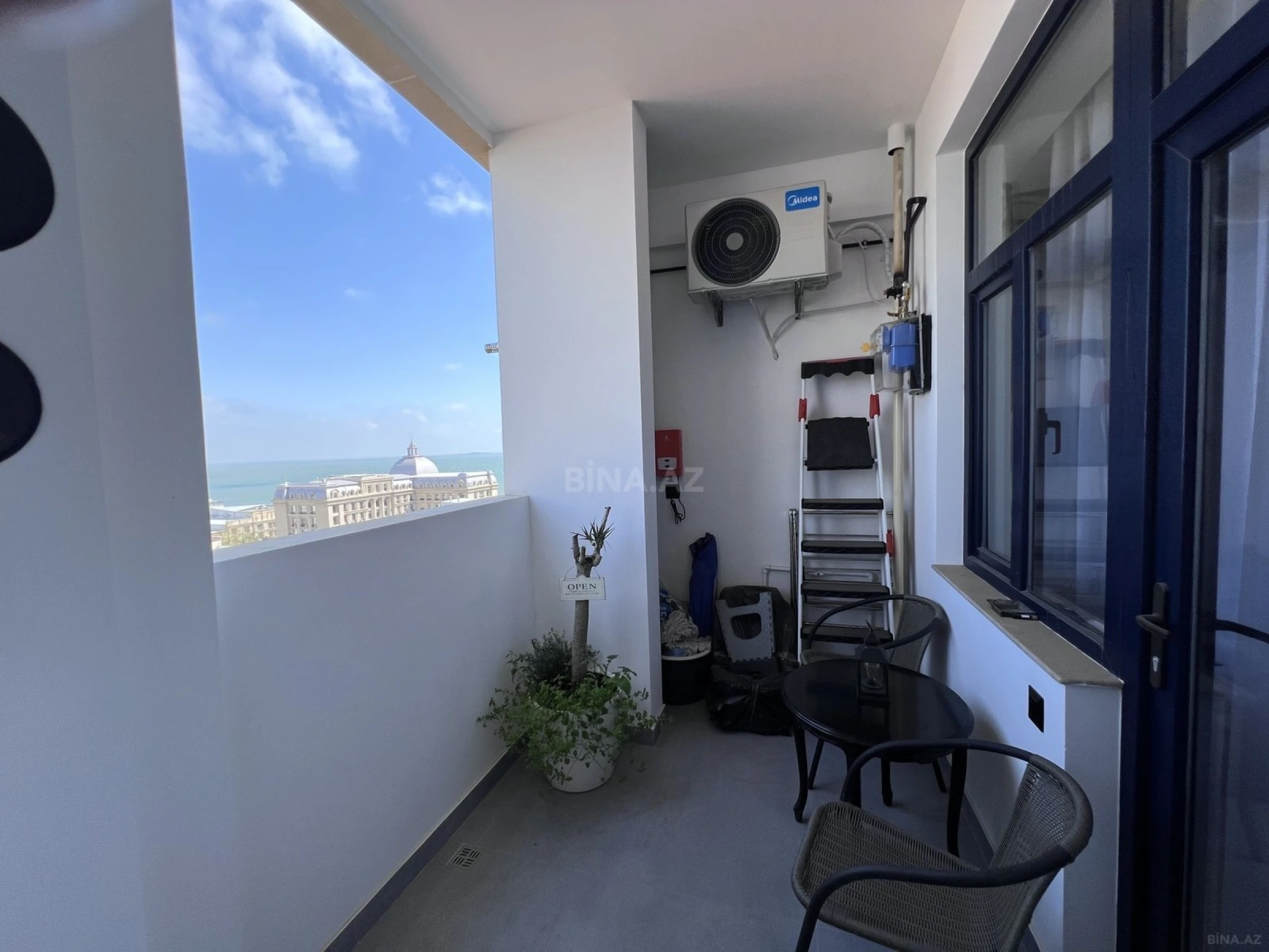 Satılır 2 otaqlı mənzil 77 m²