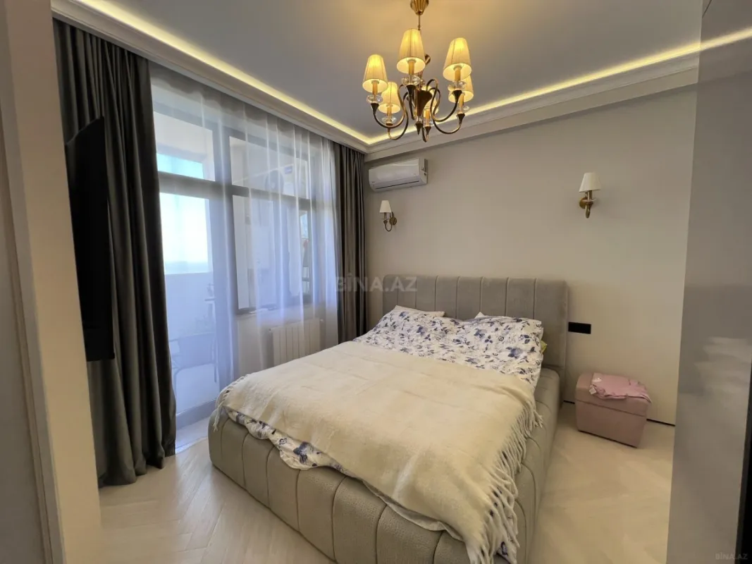 Satılır 2 otaqlı mənzil 77 m²