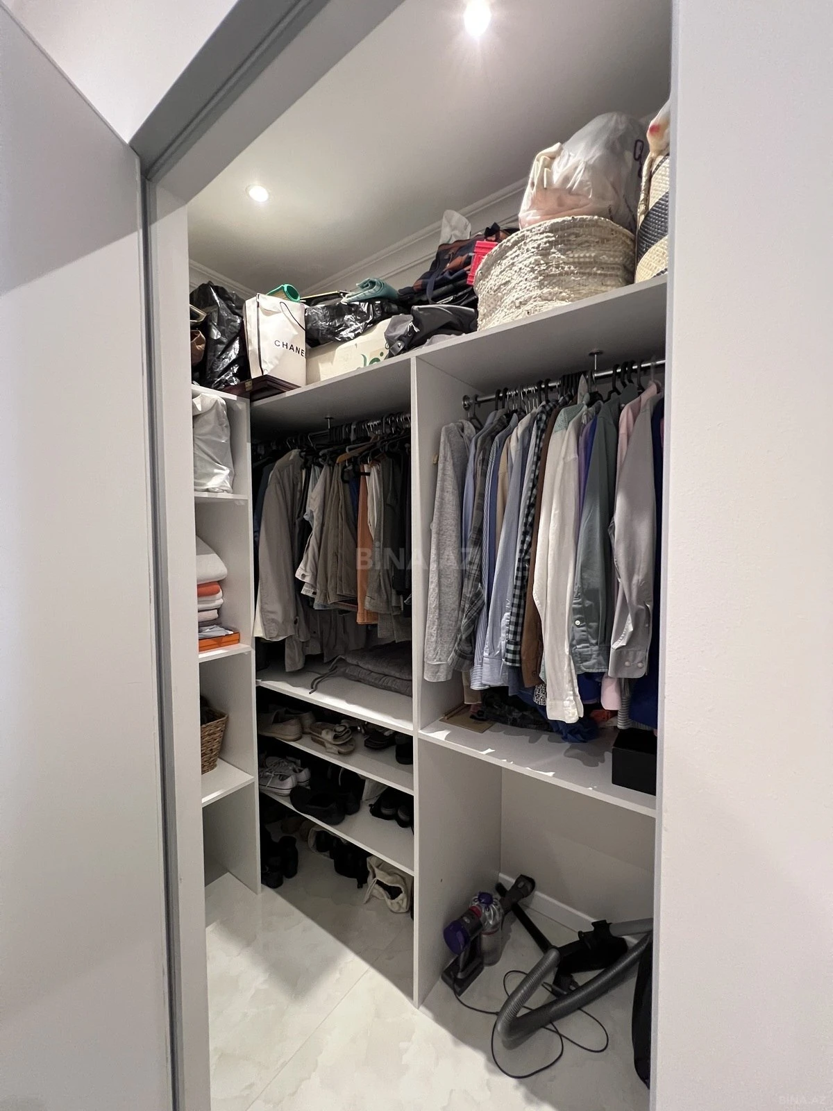 Satılır 2 otaqlı mənzil 77 m²