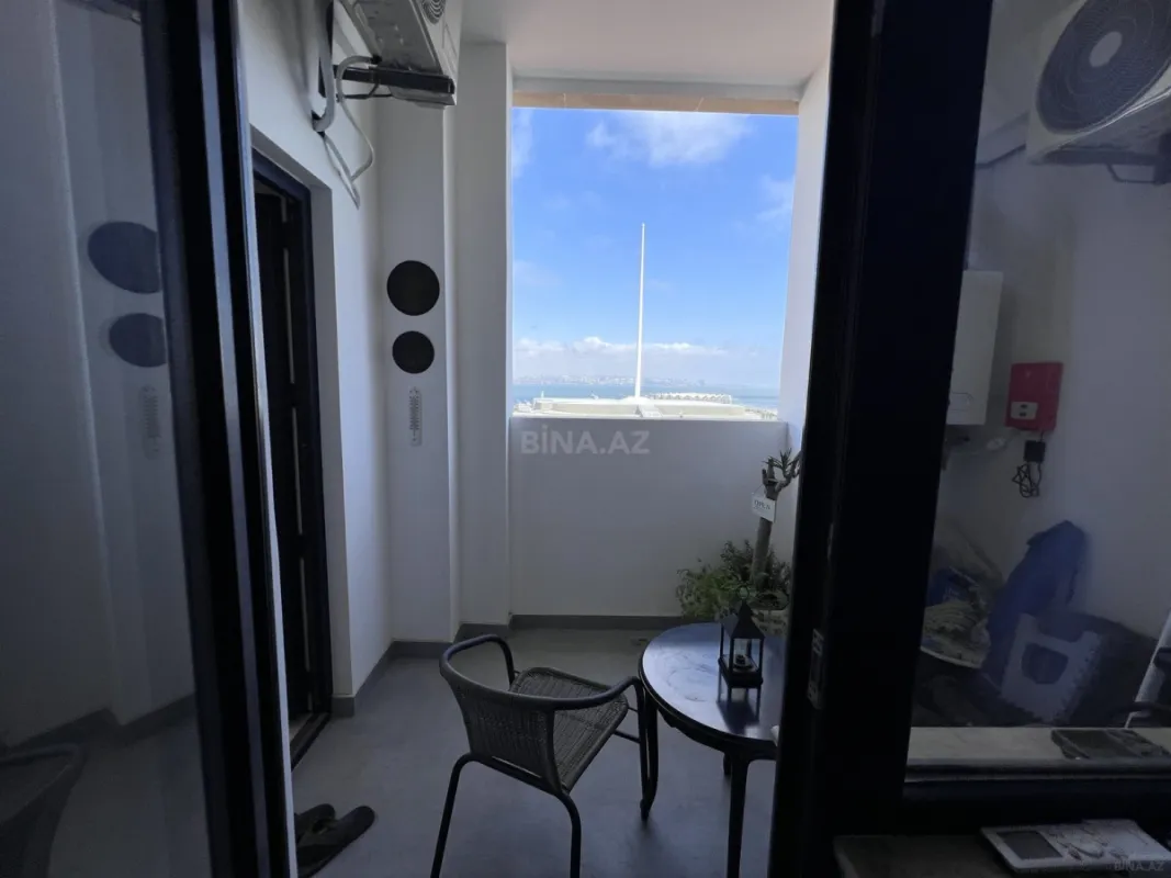 Satılır 2 otaqlı mənzil 77 m²