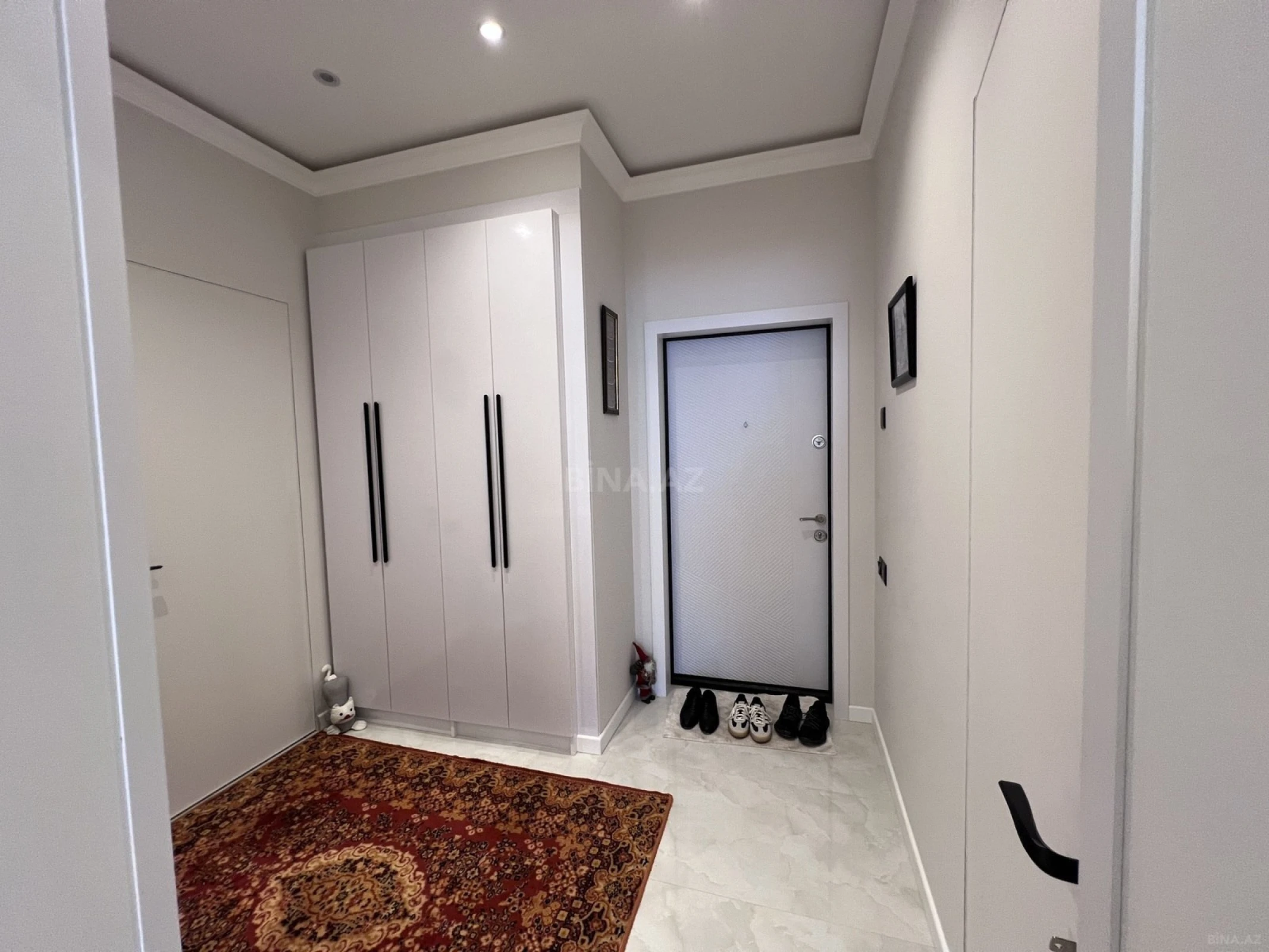 Satılır 2 otaqlı mənzil 77 m²