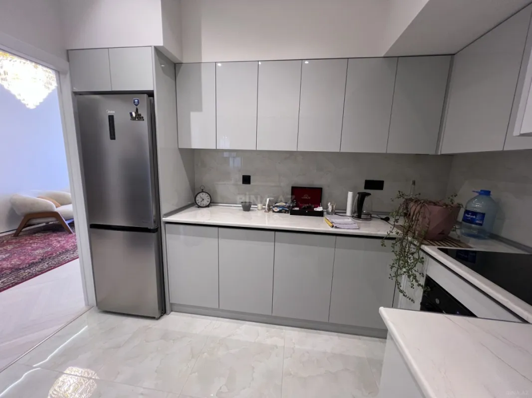 Satılır 2 otaqlı mənzil 77 m²