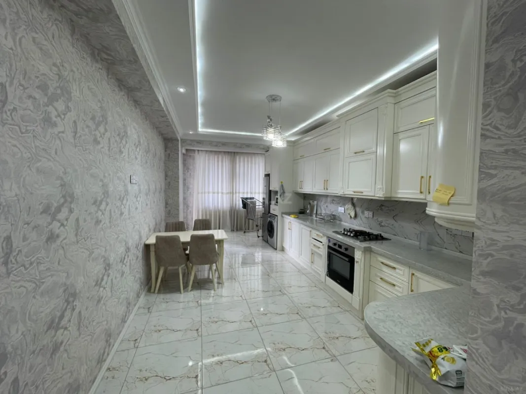Kirayə verilir 2 otaqlı mənzil 117 m²