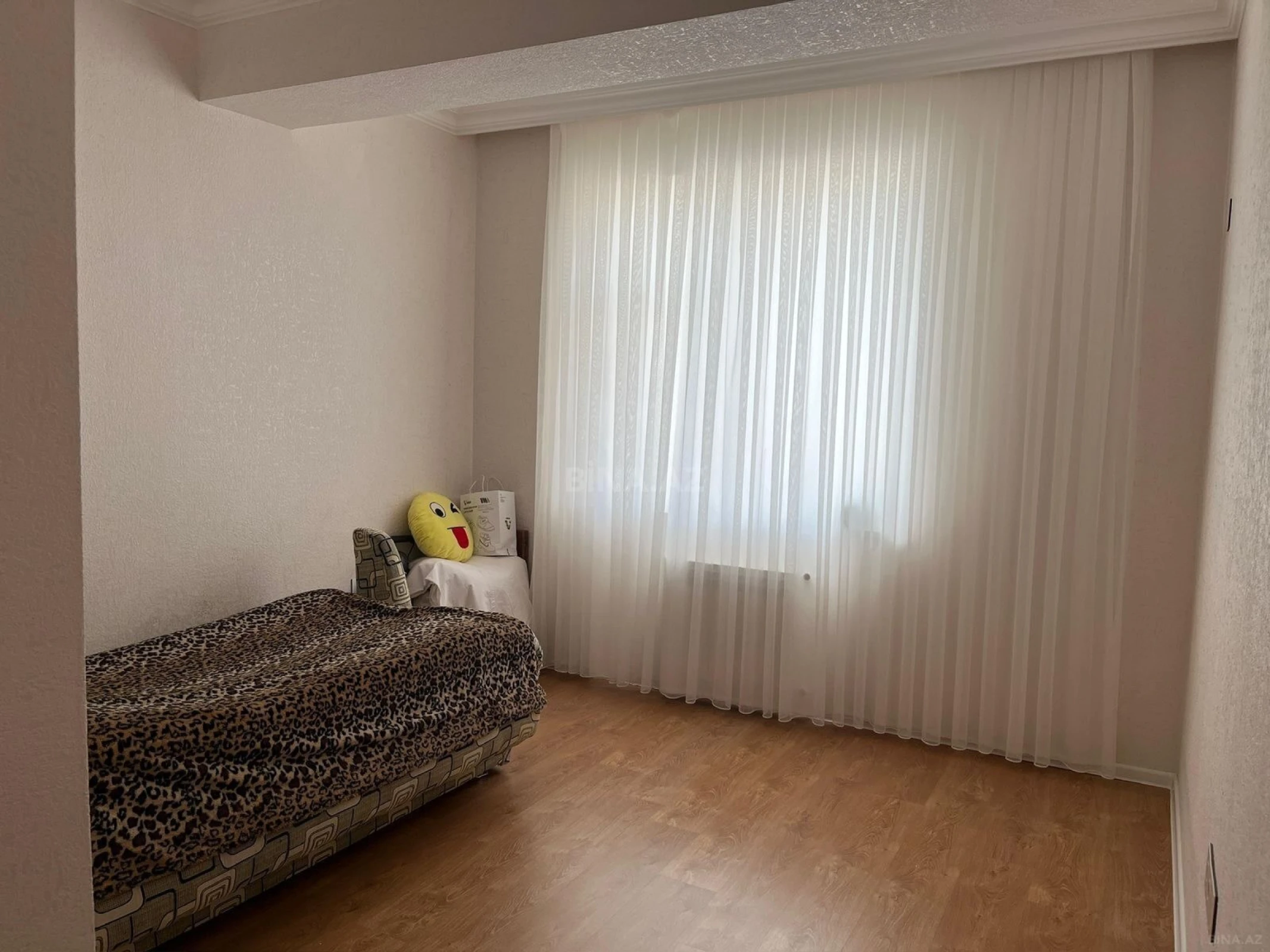 Kirayə verilir 3 otaqlı mənzil 129 m²