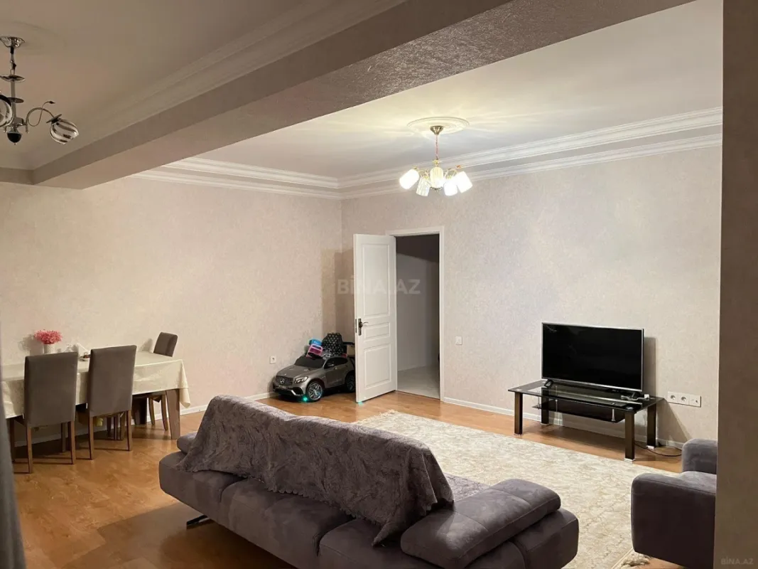 Kirayə verilir 3 otaqlı mənzil 129 m²