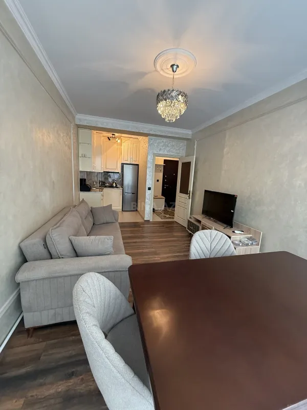 Kirayə verilir 2 otaqlı mənzil 50 m²