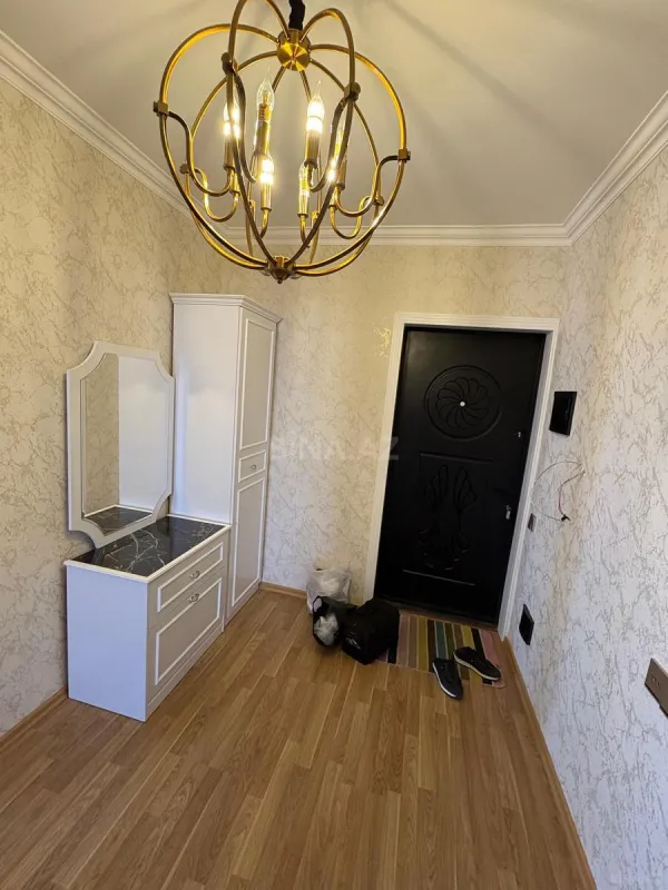 Satılır 3 otaqlı mənzil 110 m²