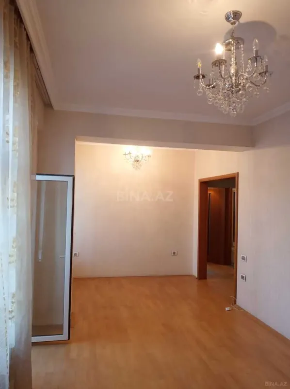 Satılır 2 otaqlı mənzil 74 m²