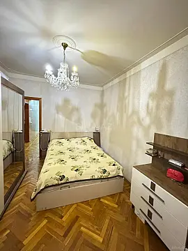 Satılır 5 otaqlı mənzil 125 m²