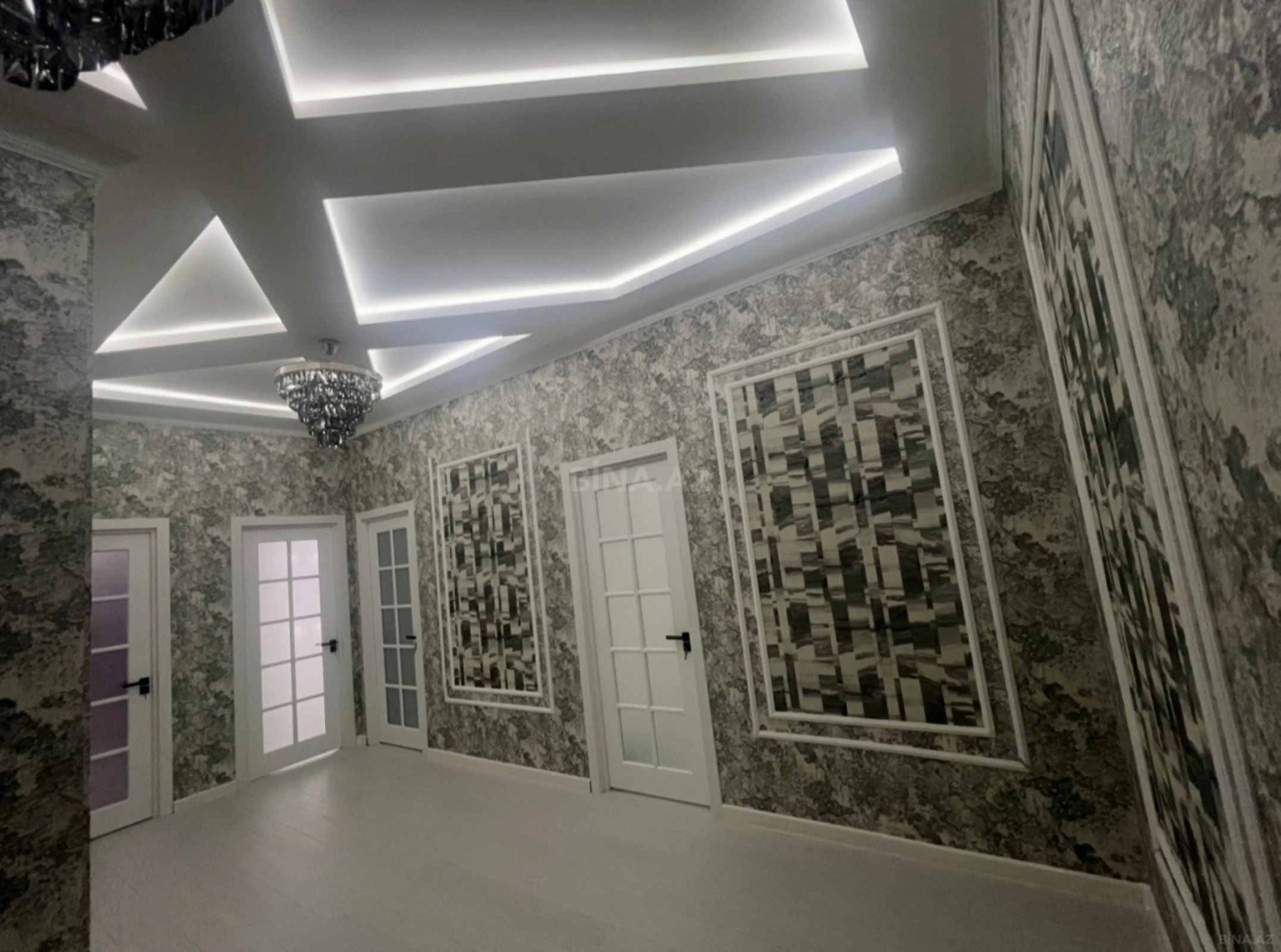 Satılır 3 otaqlı mənzil 127 m²