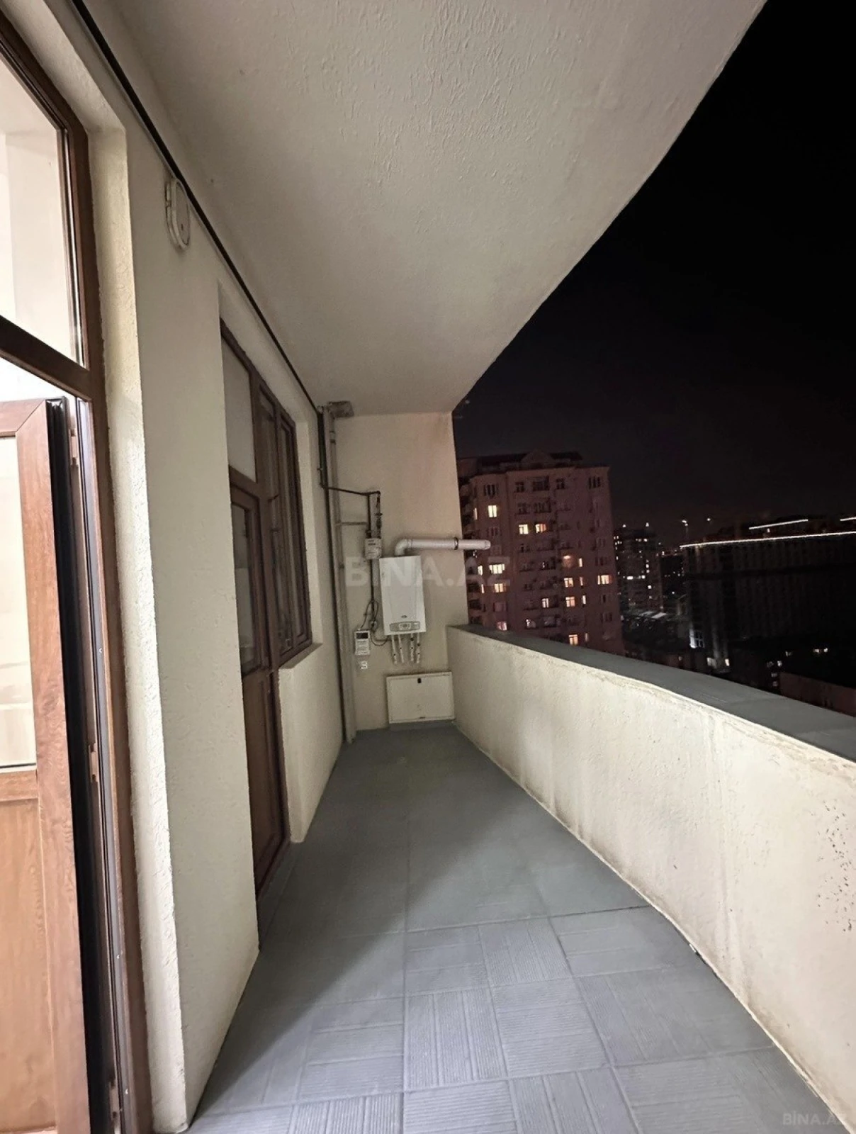 Satılır 3 otaqlı mənzil 127 m²