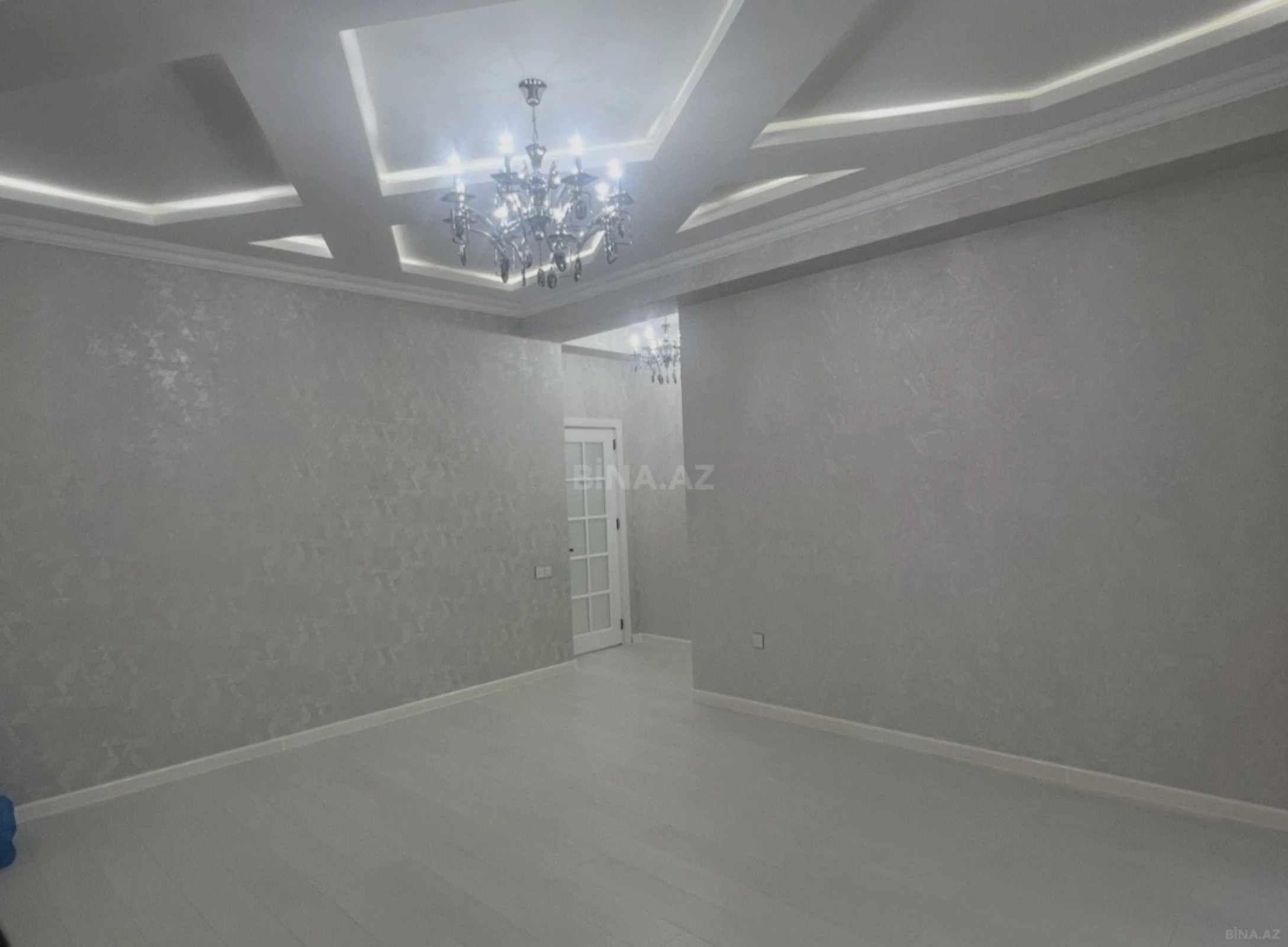 Satılır 3 otaqlı mənzil 127 m²