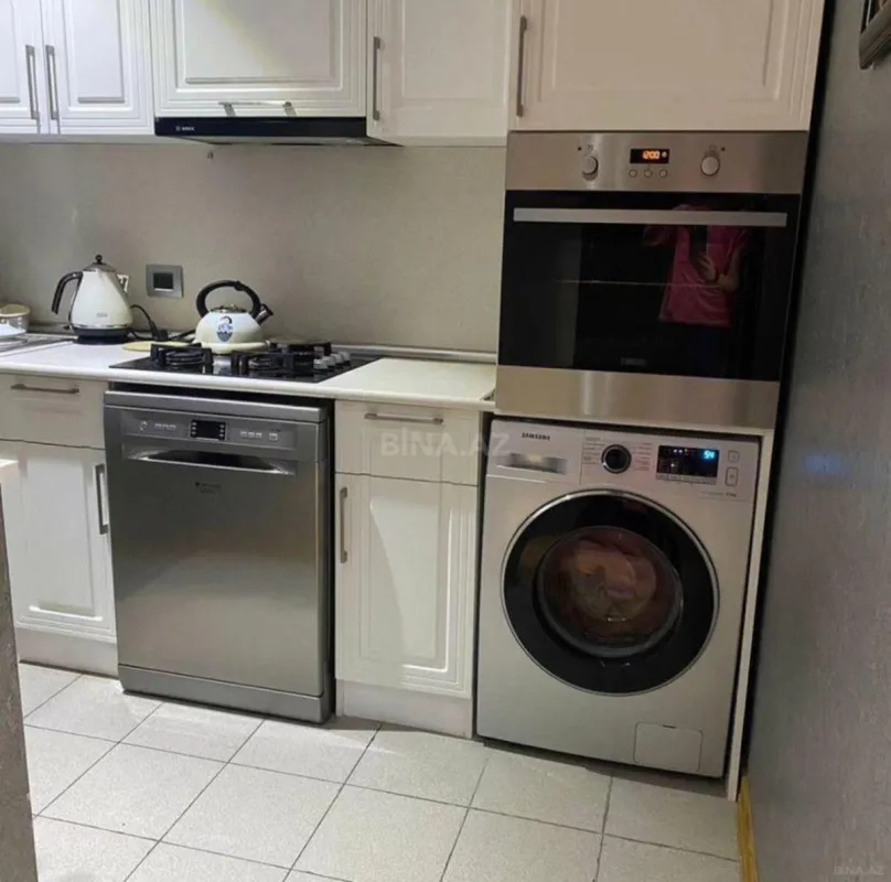 Kirayə verilir 2 otaqlı mənzil 100 m²