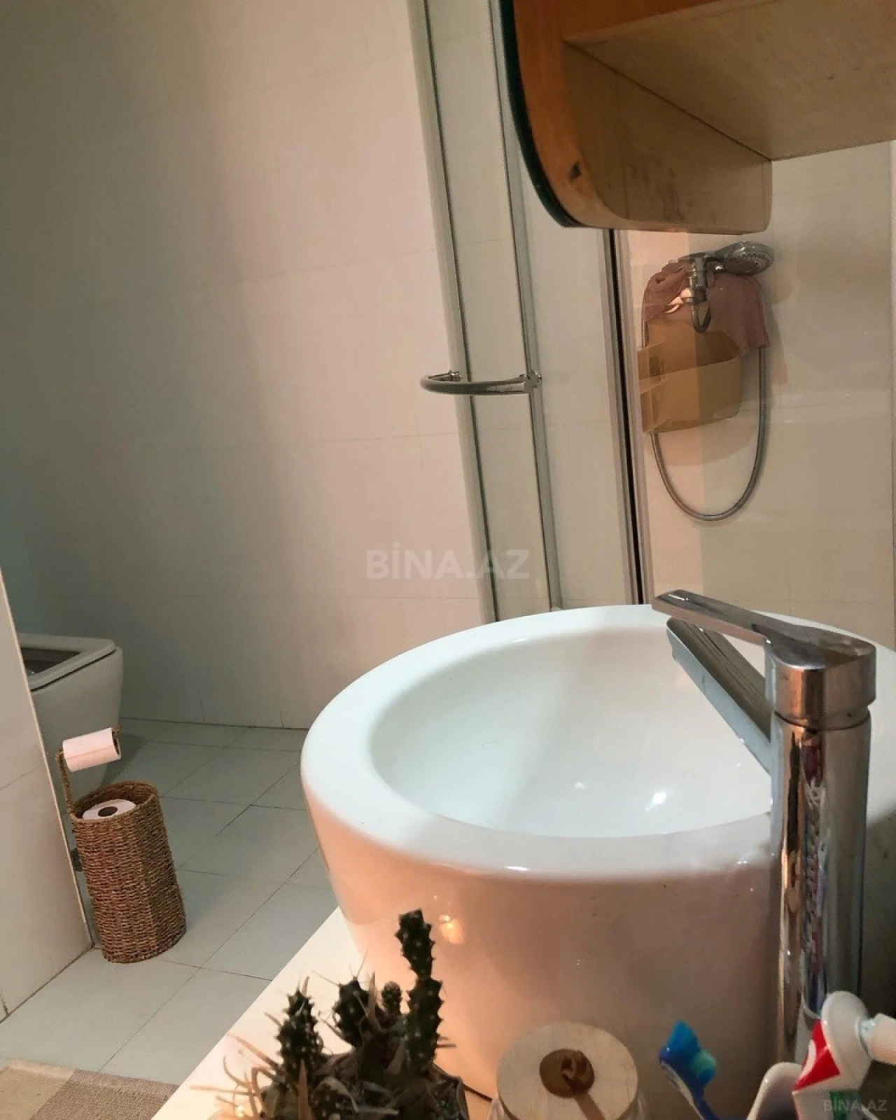 Satılır 6 otaqlı mənzil 433 m²