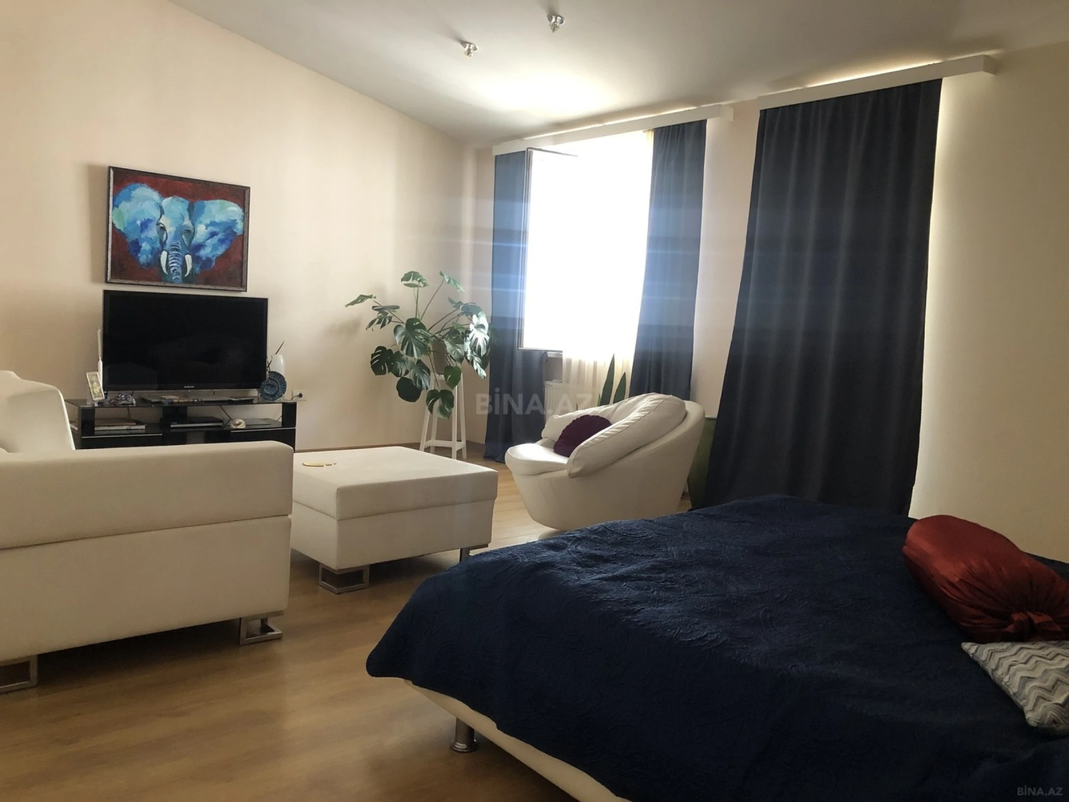 Satılır 6 otaqlı mənzil 433 m²