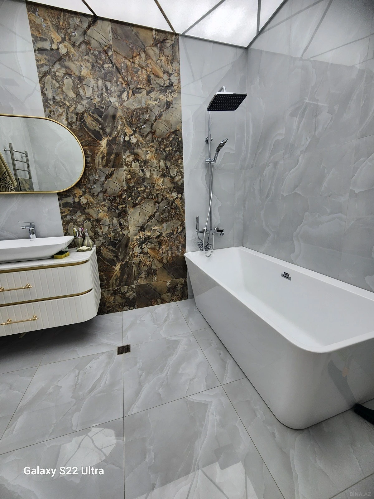 Satılır 3 otaqlı mənzil 120 m²