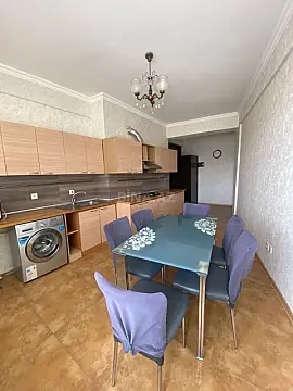 Kirayə verilir 3 otaqlı mənzil 135 m²