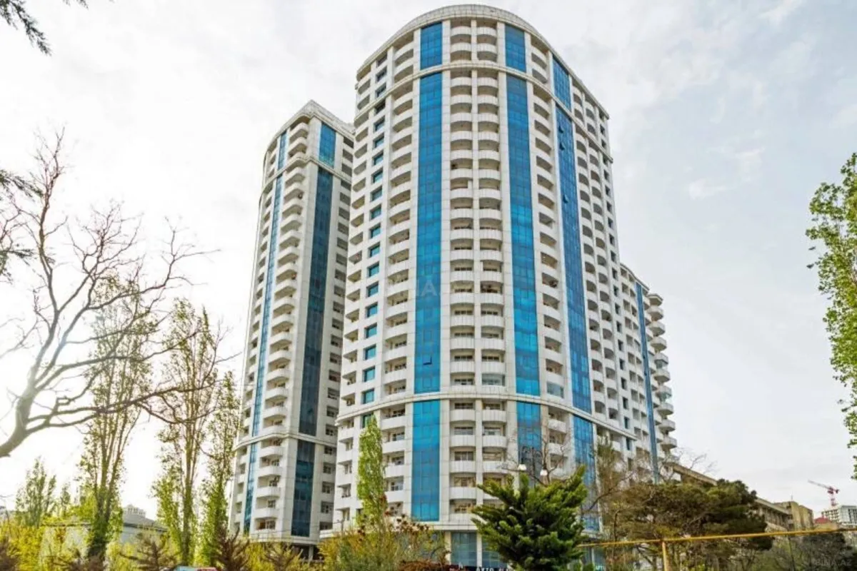 Kirayə verilir 3 otaqlı mənzil 135 m²