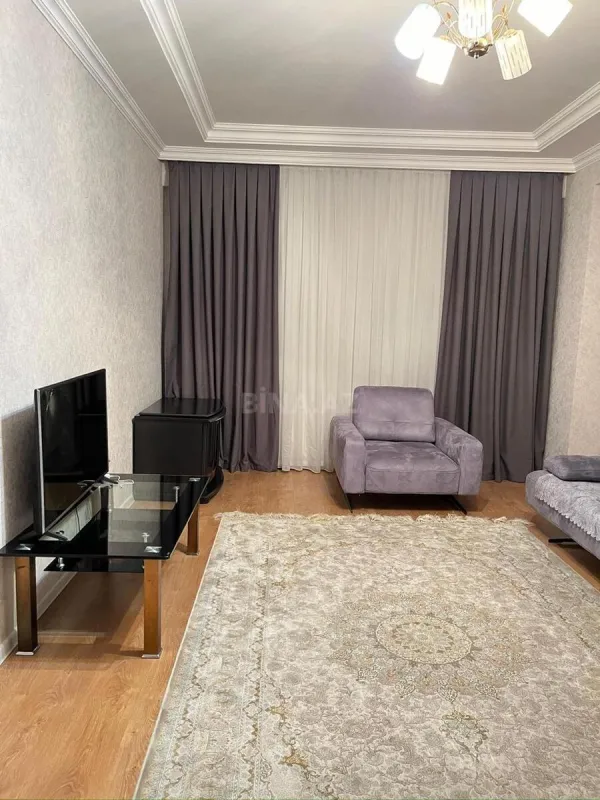 Kirayə verilir 3 otaqlı mənzil 130 m²