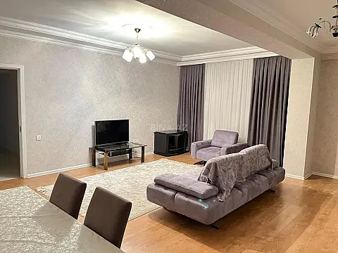 Kirayə verilir 3 otaqlı mənzil 130 m² — Bakı, Həzi Aslanov qəs. 3 otaq 130.00 m²
